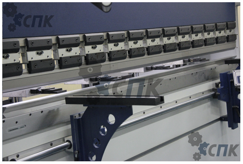 Гидравлический листогибочный пресс MVD B Series