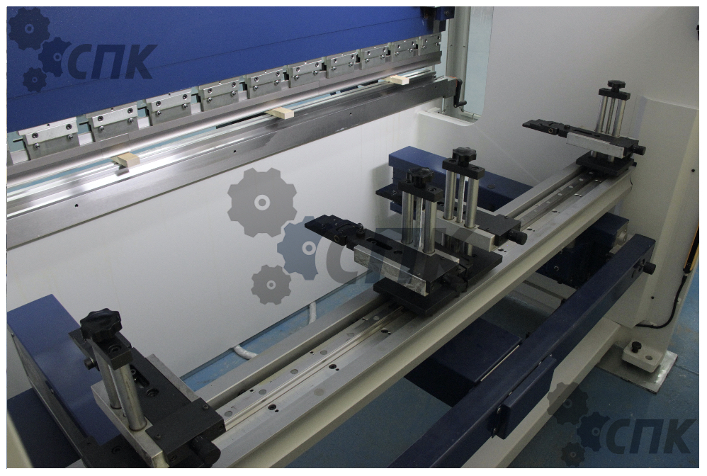 Гидравлический листогибочный пресс MVD B Series