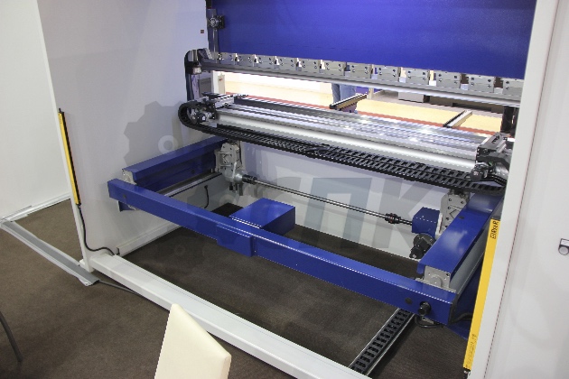 Специальная цена на листогибочный пресс B135x3100