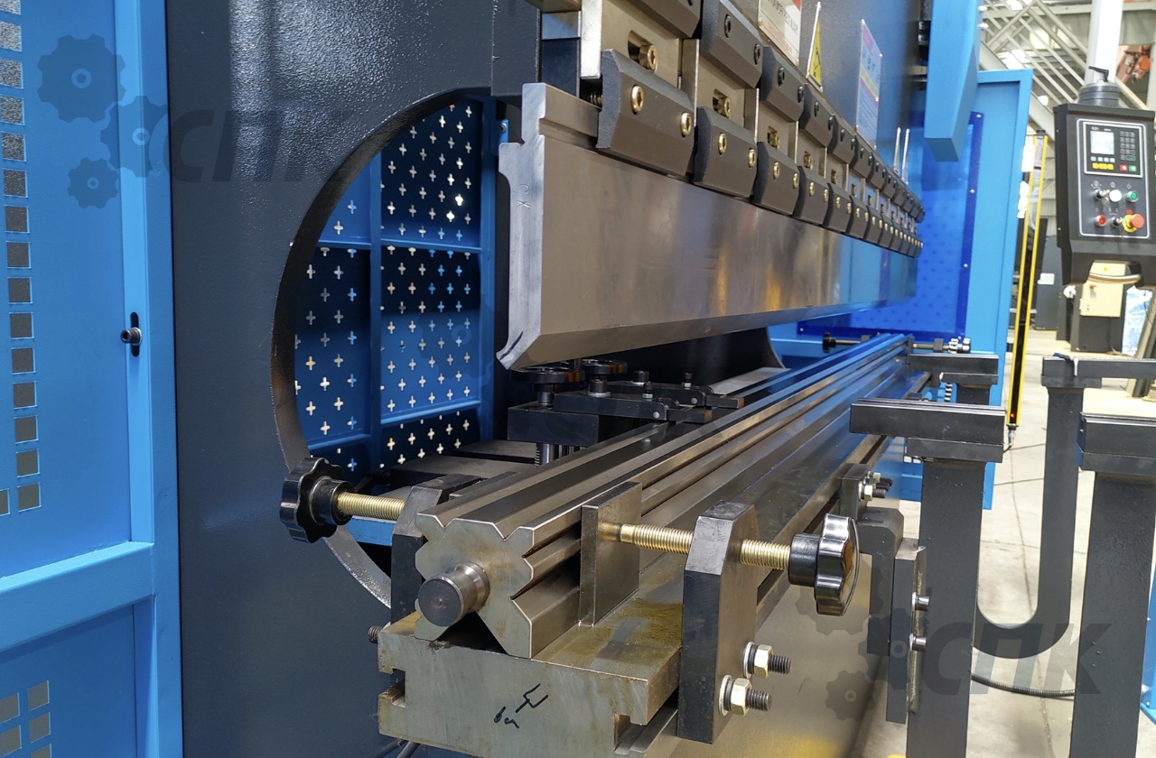 Гидравлический гибочный пресс WC67K