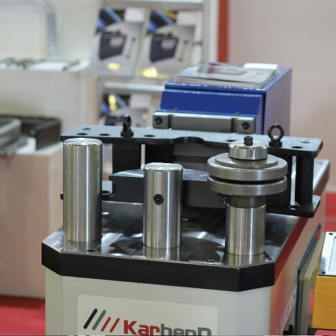 Горизонтальный гибочный пресс