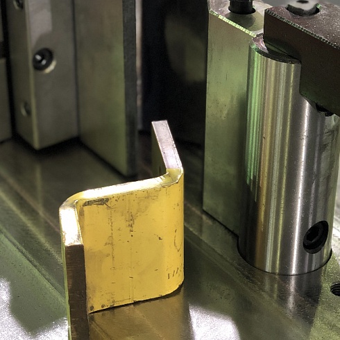 Горизонтальный гибочный пресс