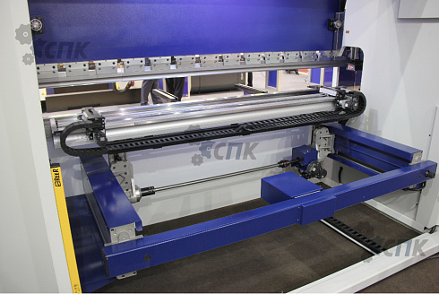 Гидравлический листогибочный пресс MVD B Series