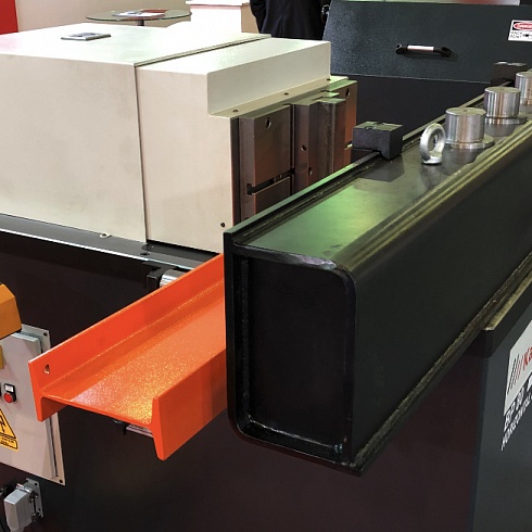 Горизонтальный гибочный пресс